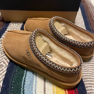 UGG Tasman Slipper - Chesnut - size 11 - brand new in box